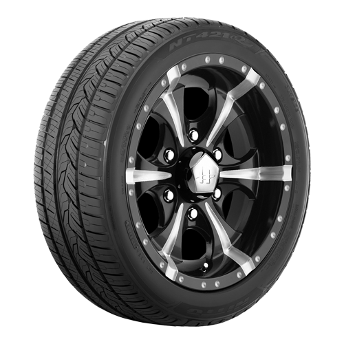Nitto 210810 255/55R19 Tire