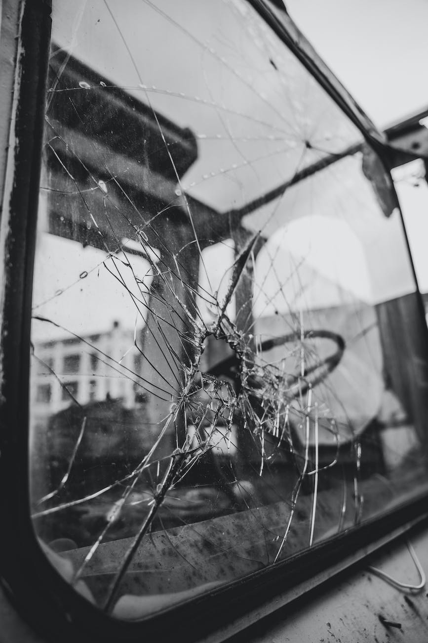 cracked windshield repair oakville