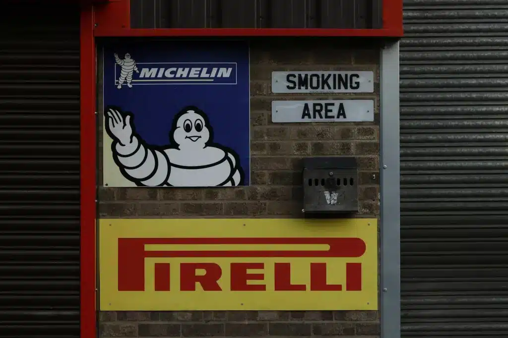 pirelli p zero vs michelin pilot sport london